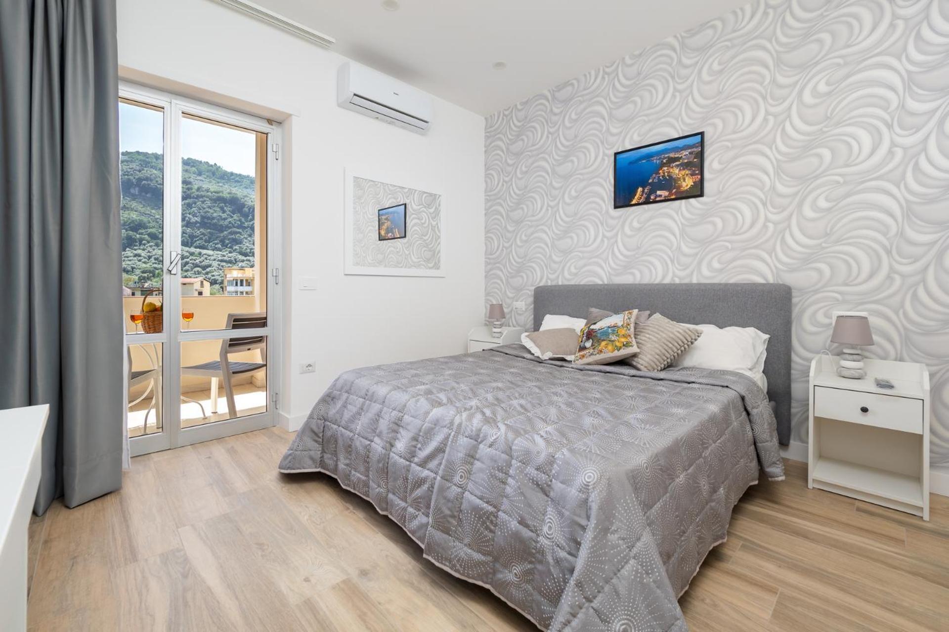 Nonno Angelo - 4 Bedrooms With Free Parking & Seaview Balcony Sorrento Ngoại thất bức ảnh