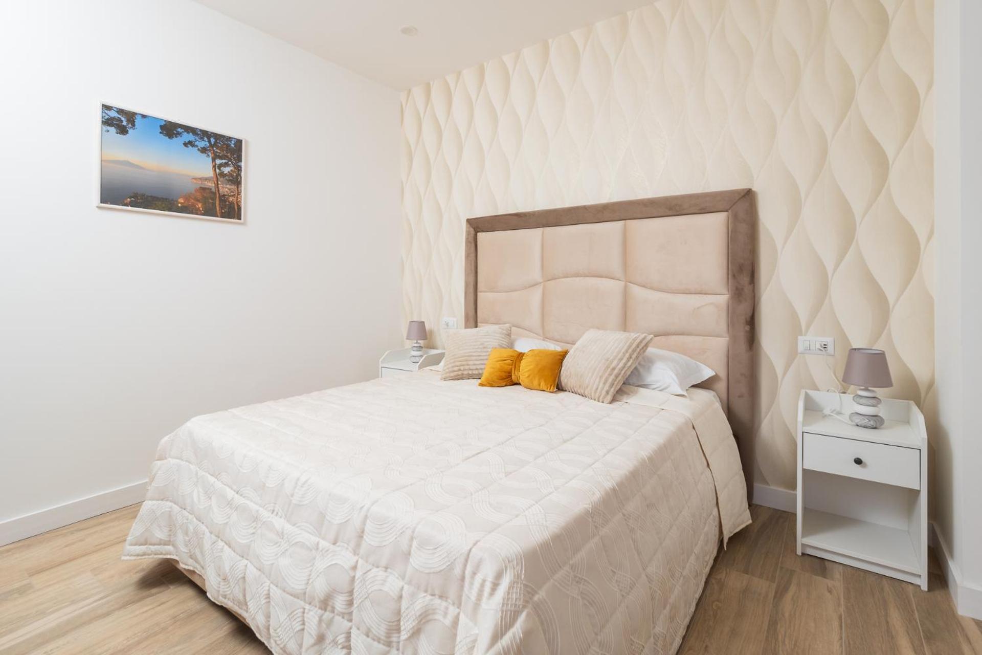 Nonno Angelo - 4 Bedrooms With Free Parking & Seaview Balcony Sorrento Ngoại thất bức ảnh