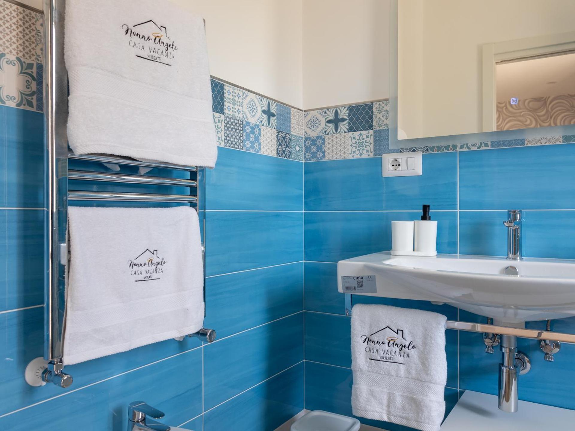 Nonno Angelo - 4 Bedrooms With Free Parking & Seaview Balcony Sorrento Ngoại thất bức ảnh