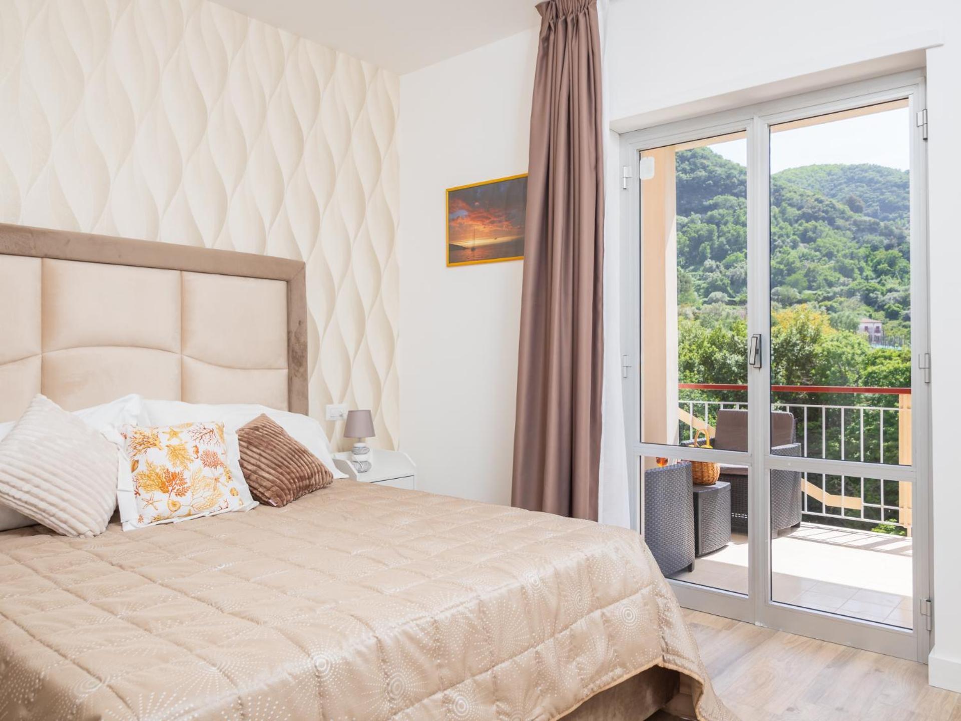 Nonno Angelo - 4 Bedrooms With Free Parking & Seaview Balcony Sorrento Ngoại thất bức ảnh