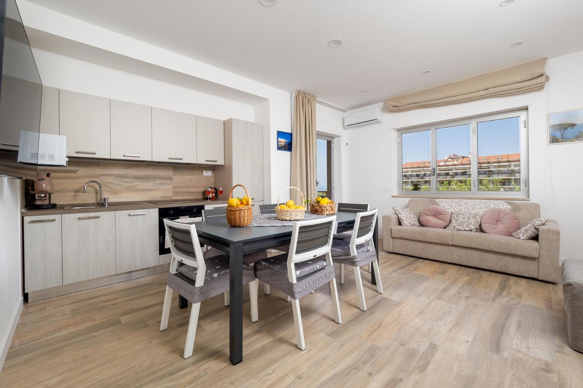 Nonno Angelo - 4 Bedrooms With Free Parking & Seaview Balcony Sorrento Ngoại thất bức ảnh